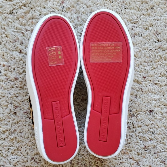 Leopard Print Slip On Shoes - Picture 2 of 4